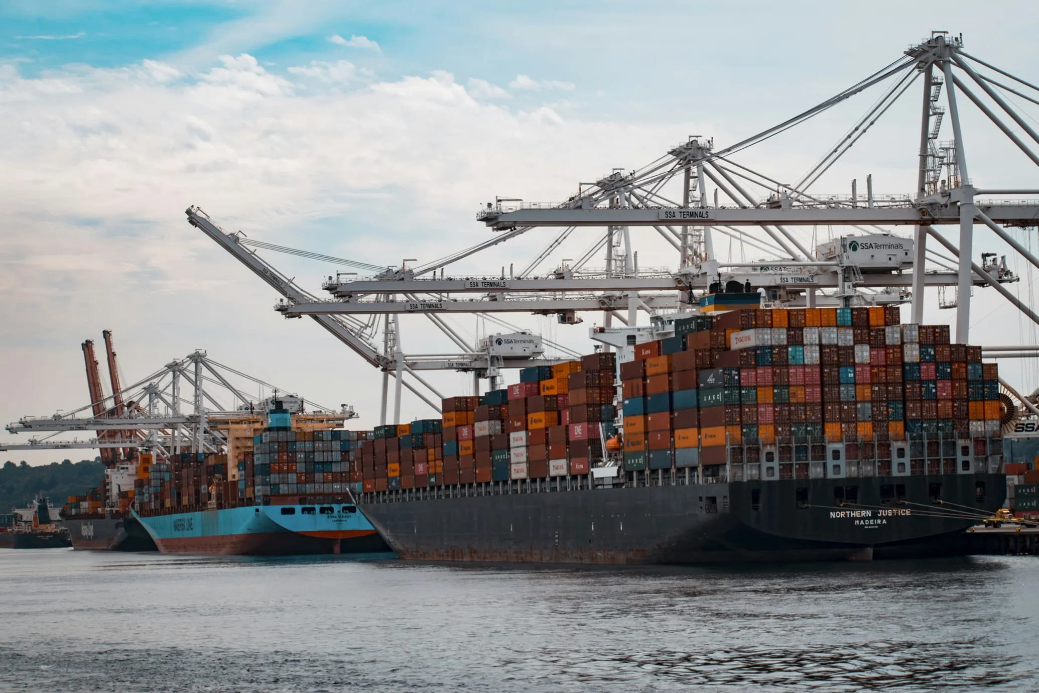 Global logistics network